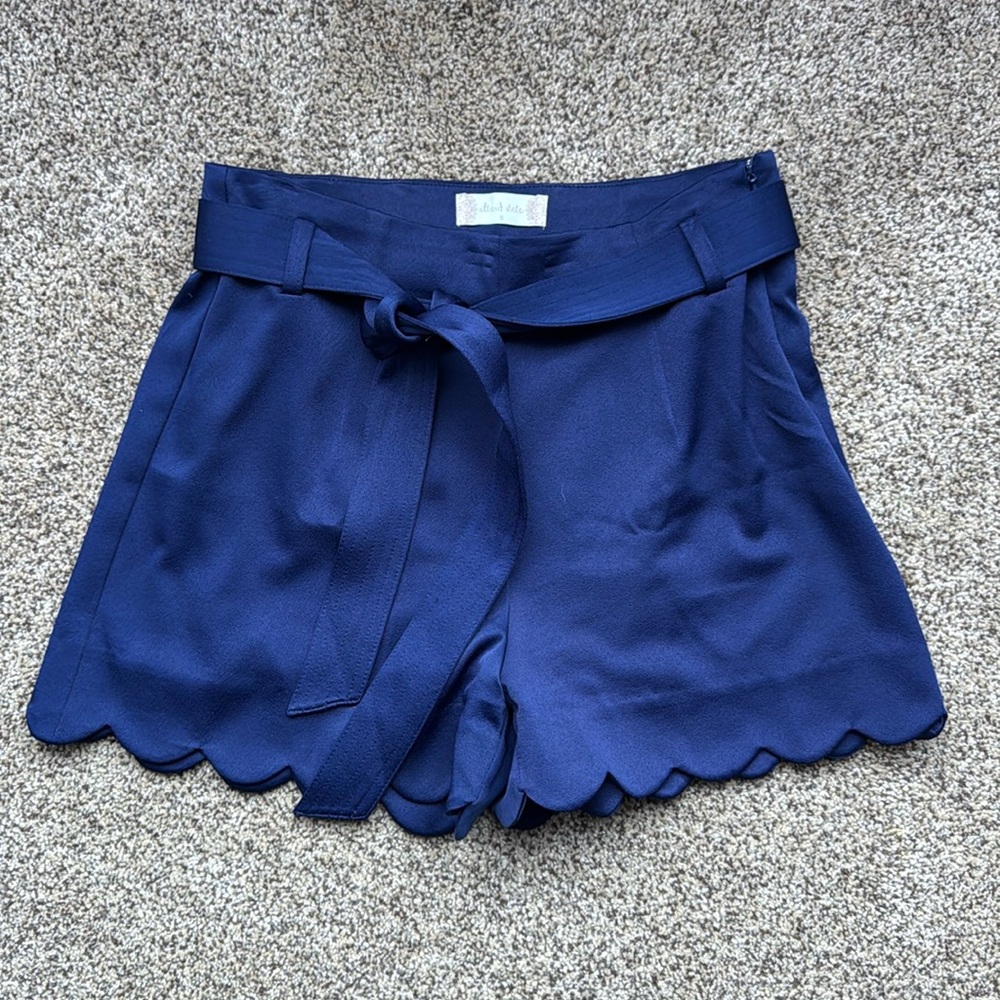 Navy Altar’d State Scalloped Shorts with Belt S